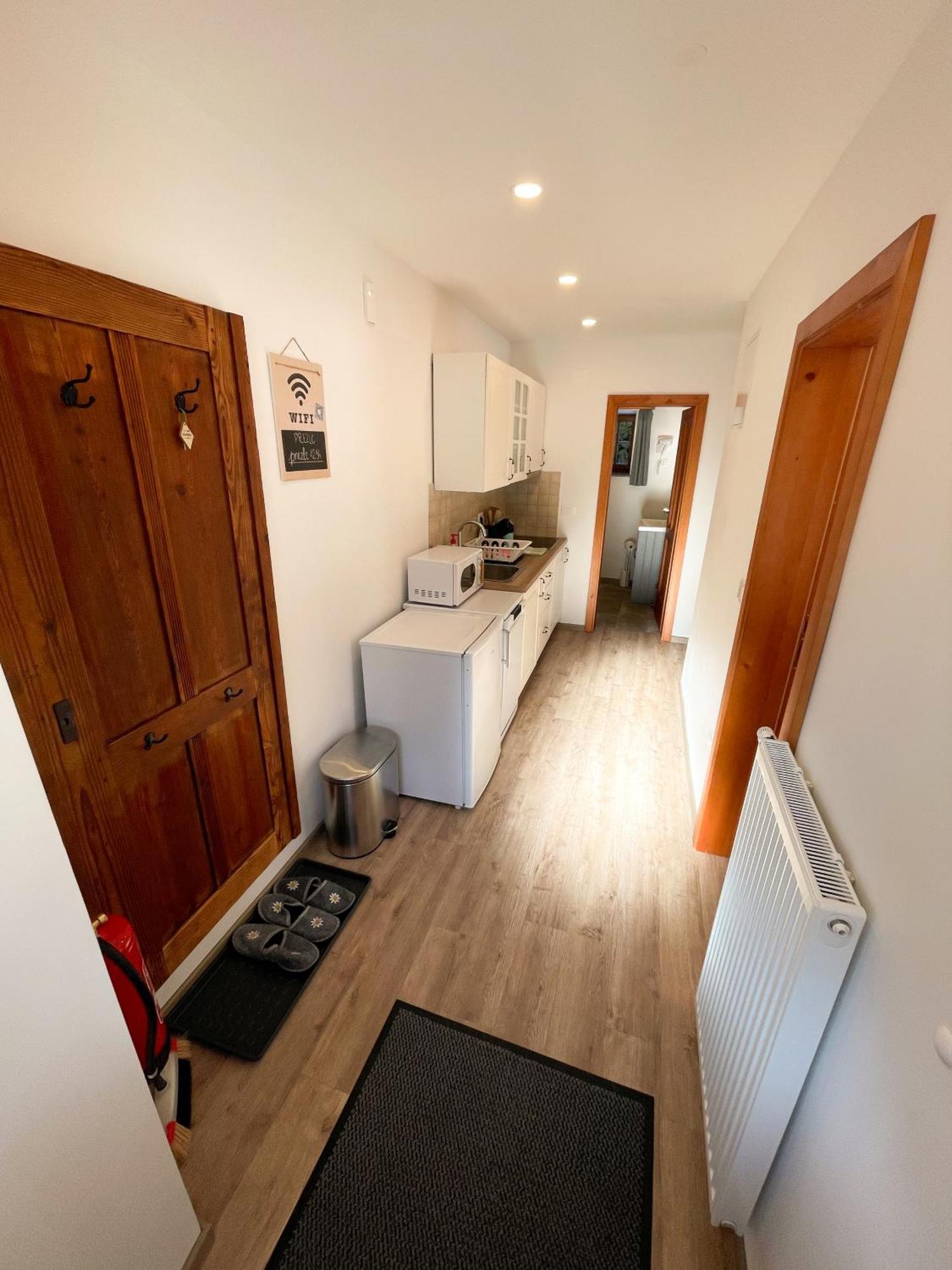 קרנייסקה גורה Apartment House Prezlc מראה חיצוני תמונה